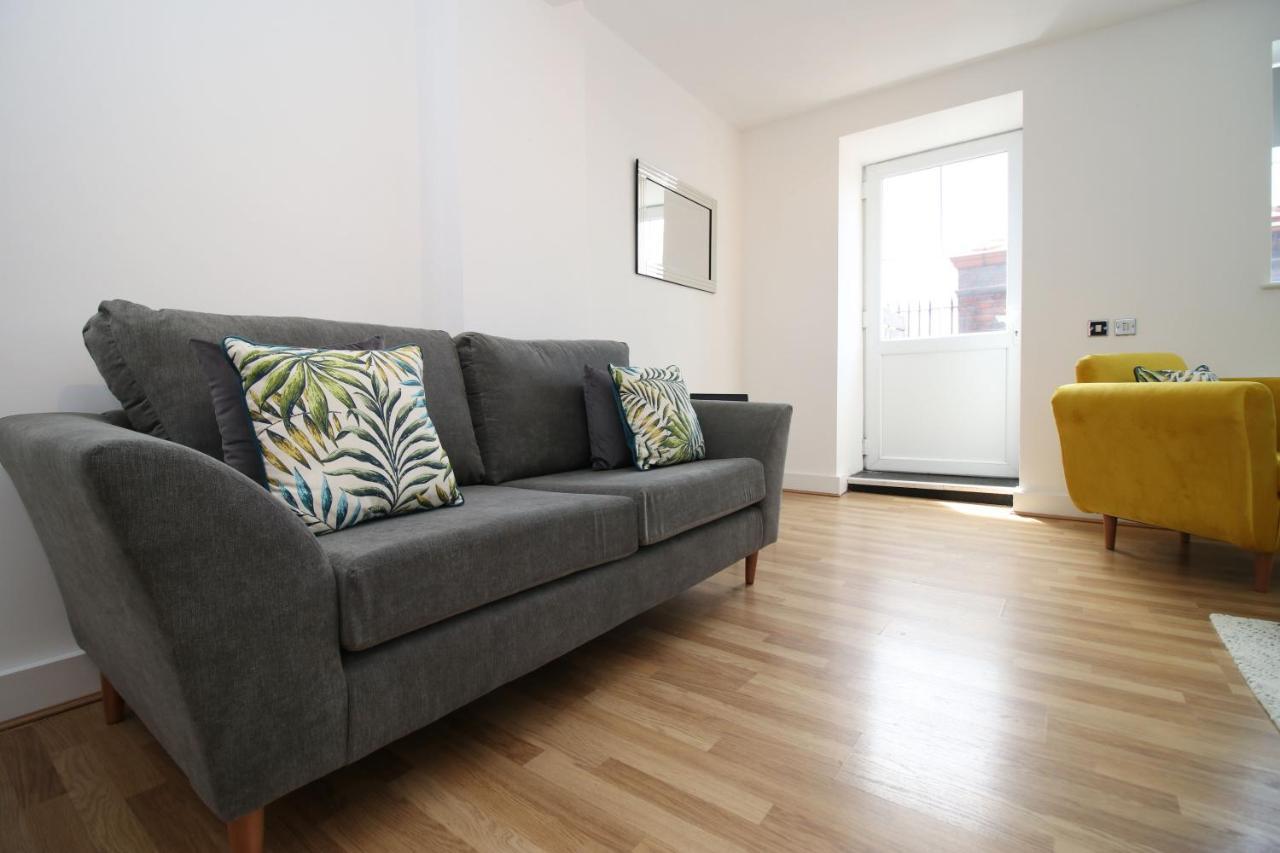 St Thomas Loft Views By Ssw - 2Br, Parking, Sleeps 4, Easy Access To City Centre, Marina, Beach And M4 Суонси Экстерьер фото