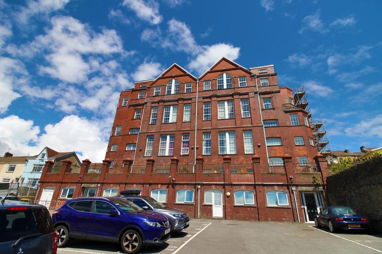 St Thomas Loft Views By Ssw - 2Br, Parking, Sleeps 4, Easy Access To City Centre, Marina, Beach And M4 Суонси Экстерьер фото