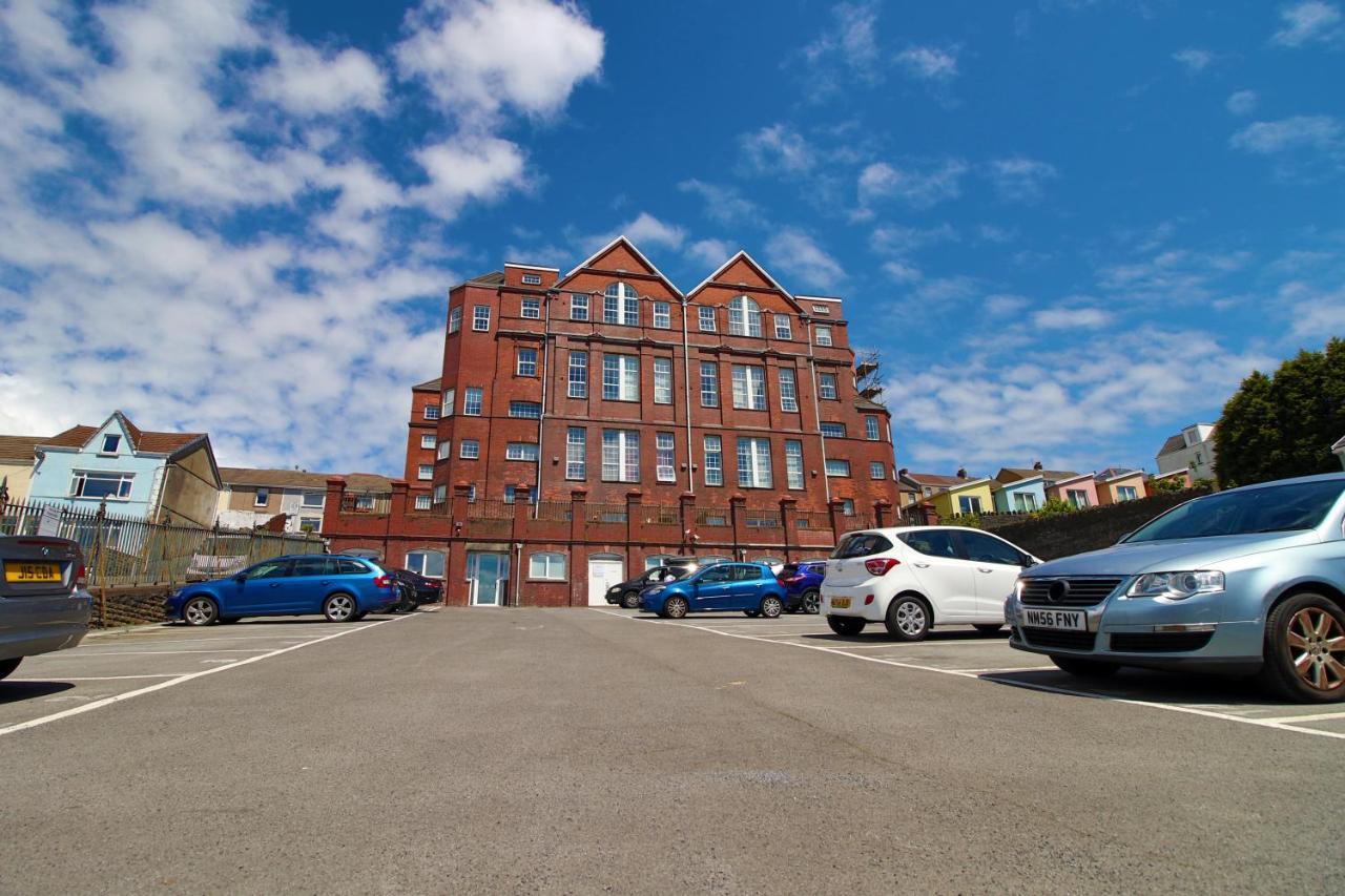 St Thomas Loft Views By Ssw - 2Br, Parking, Sleeps 4, Easy Access To City Centre, Marina, Beach And M4 Суонси Экстерьер фото
